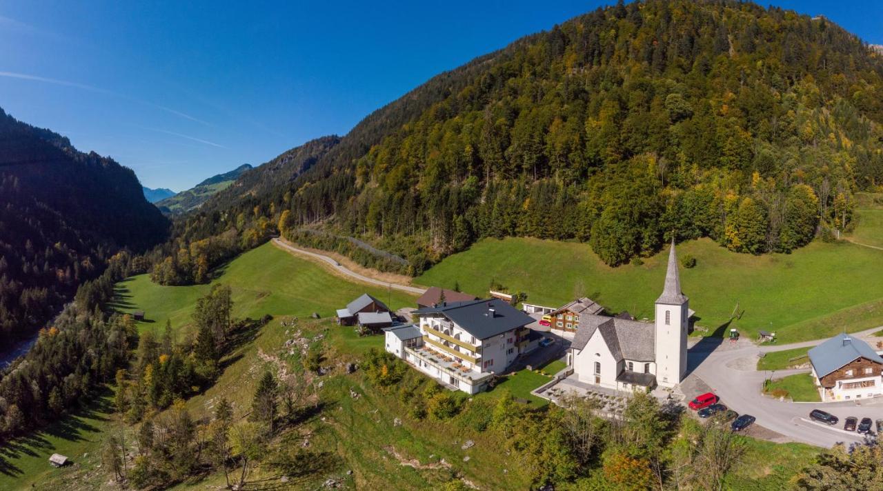 Hotel Gasthof Kreuz Sonntag Buitenkant foto